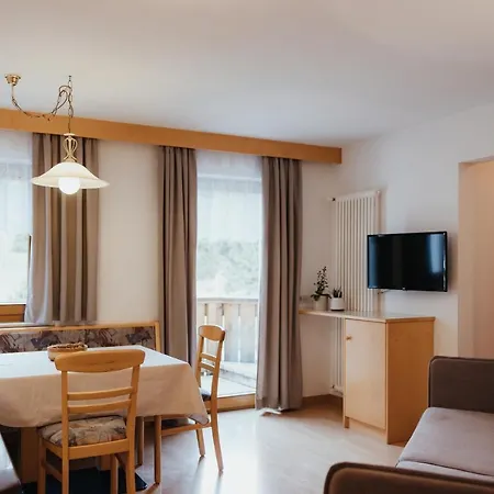 Hotel apartamentowy Pinis 3*