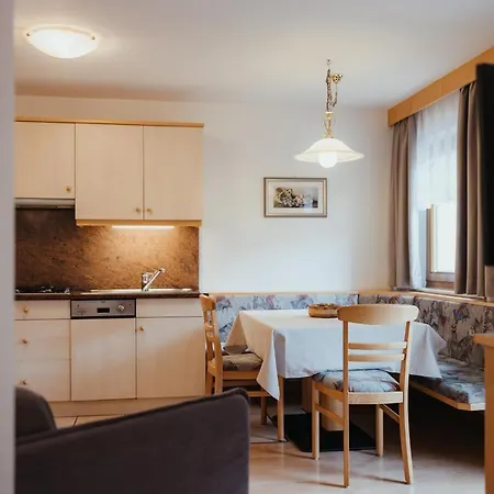 Pinis Hotel apartamentowy Corvara