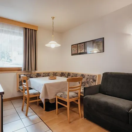 Aparthotel Pinis