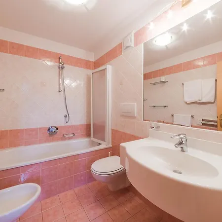 Aparthotel Pinis