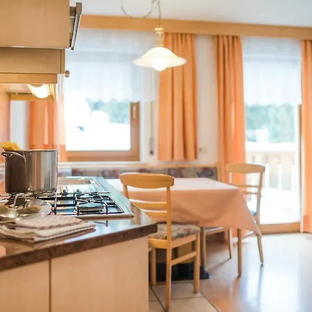Aparthotel Pinis 3*